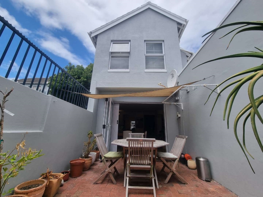 To Let 2 Bedroom Property for Rent in Claremont Upper Western Cape